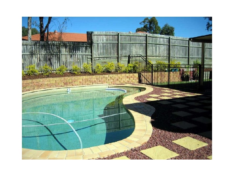 2 Flowers Street, Alexandra Hills QLD 4161