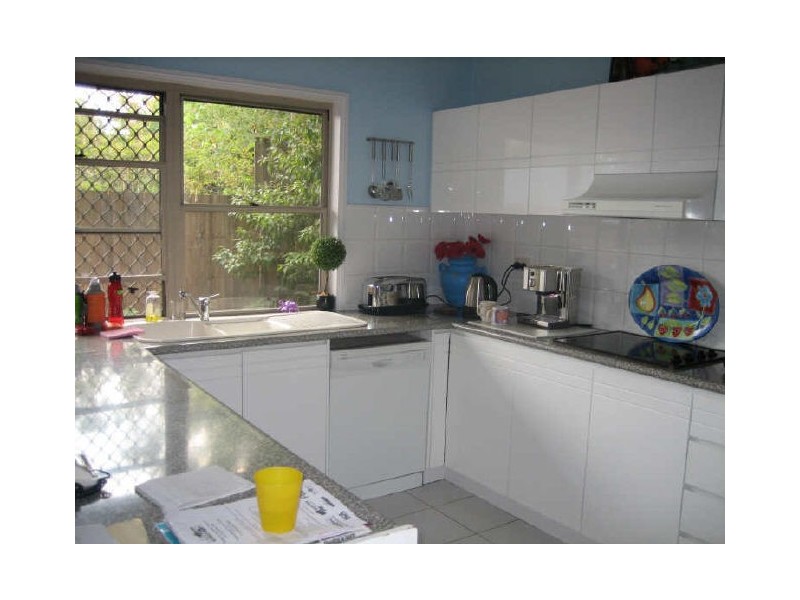 98 Sunshine Drive, Cleveland QLD 4163