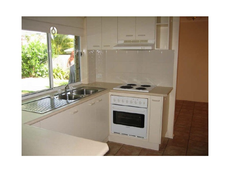 4 Ralph Street, Cleveland QLD 4163