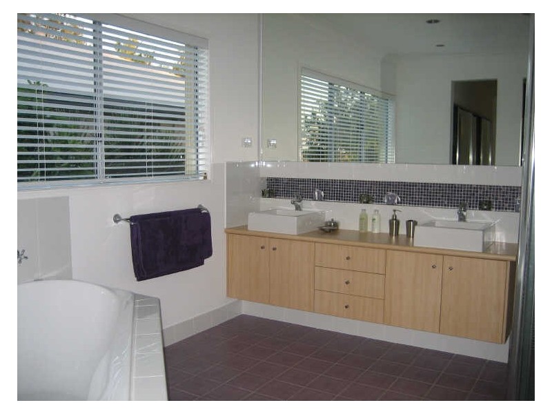 16 Creekwood Street, Victoria Point QLD 4165