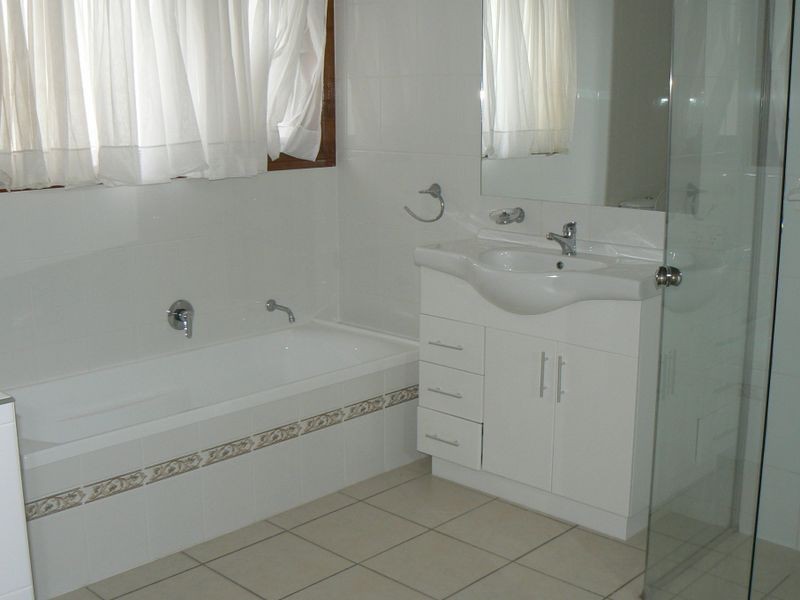 18 Clearwater Street, Ormiston QLD 4160