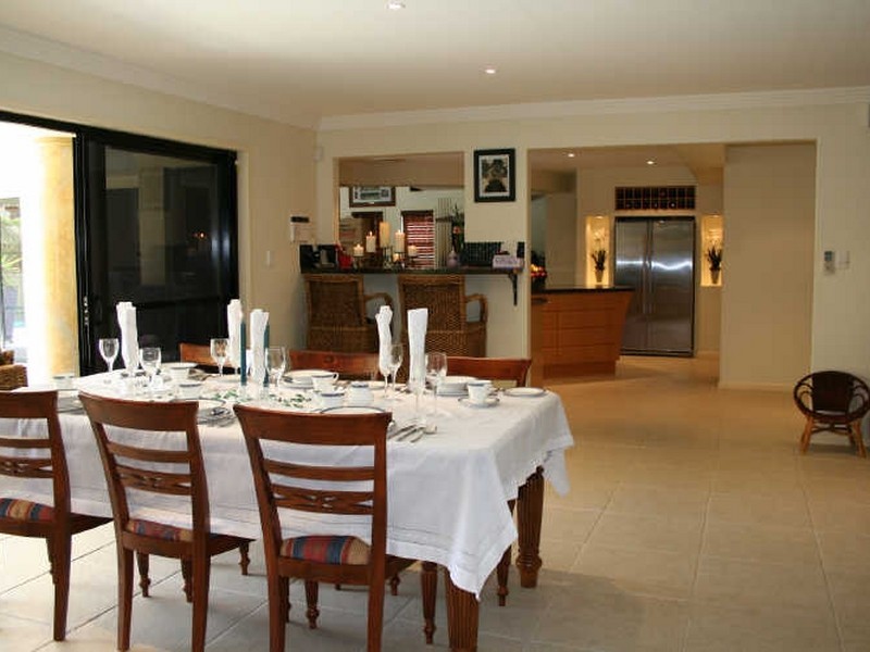 12 Highbury Close, Carindale QLD 4152