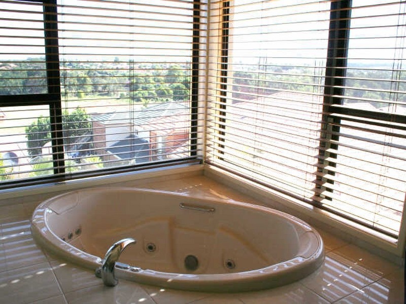 12 Highbury Close, Carindale QLD 4152