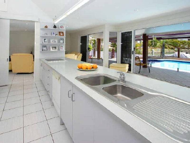 5 Captains Court, Raby Bay QLD 4163