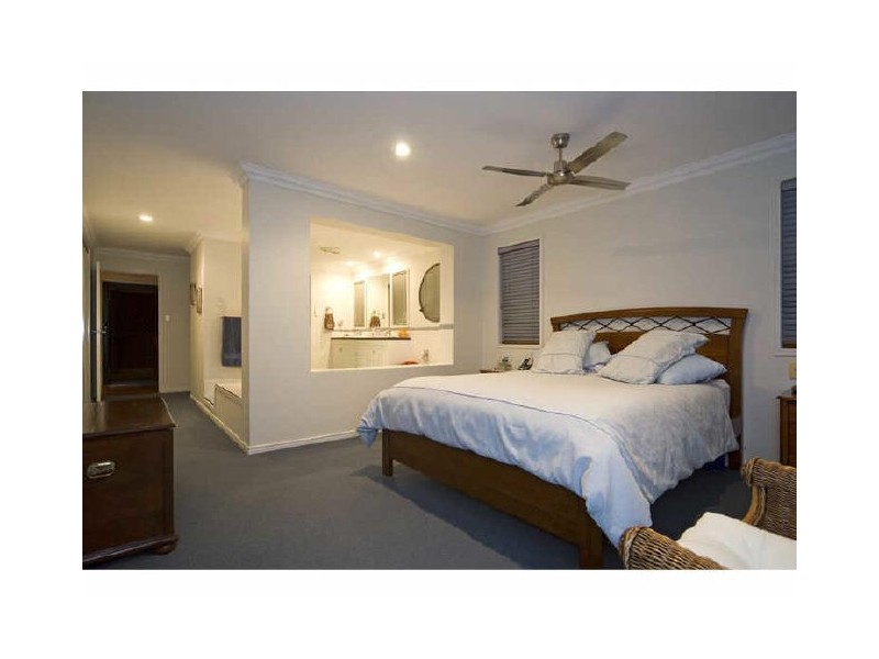 111 School Of Arts Road, Redland Bay QLD 4165