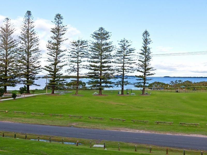 7/68 Shore Street East, Cleveland QLD 4163