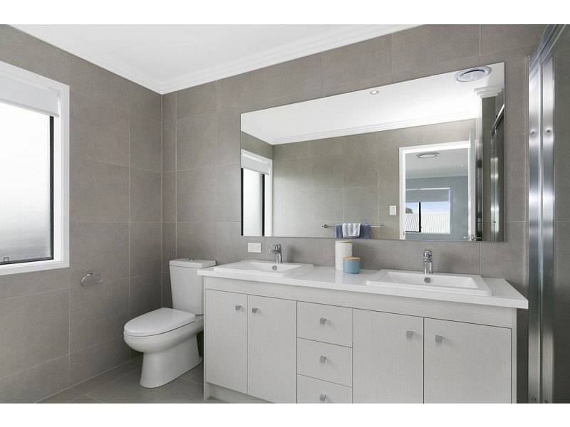 8a Kim Jon Court, Thornlands QLD 4164