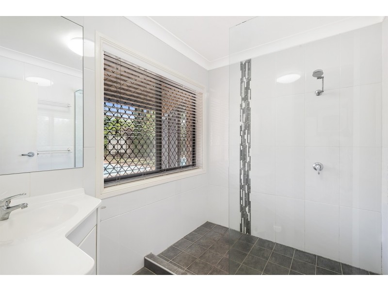 11 Long Street, Cleveland QLD 4163