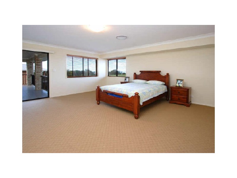 18 Seaspray Street, Thornlands QLD 4164