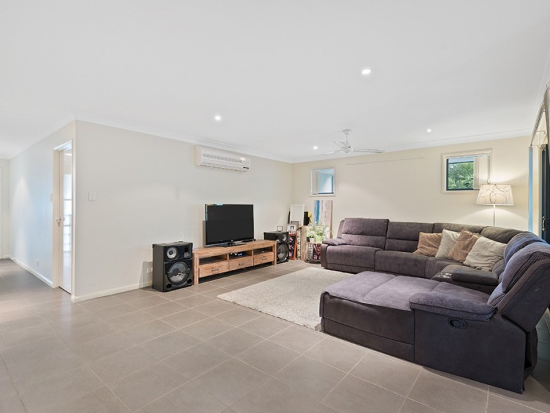 56 Higgs Circuit, Wynnum West QLD 4178