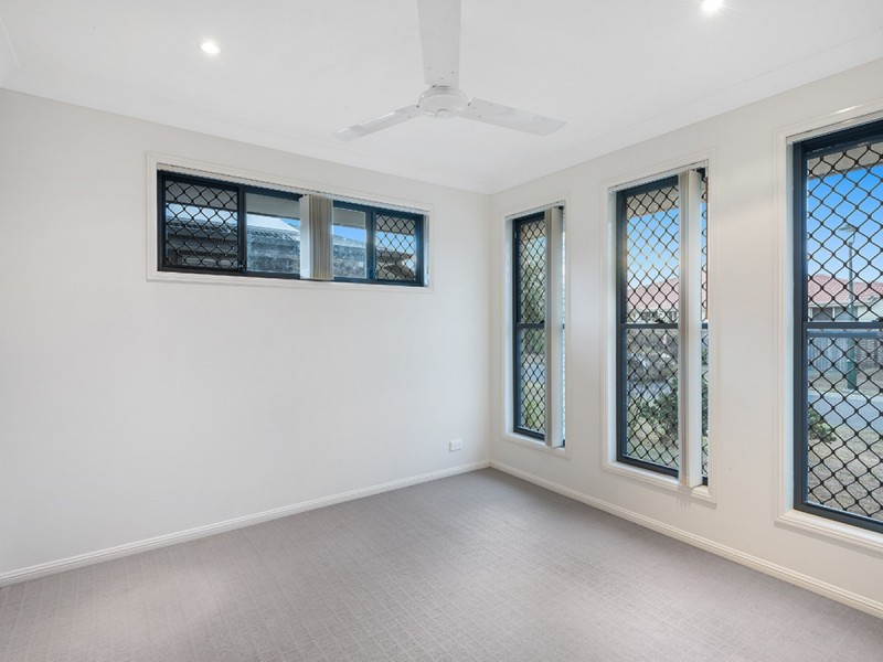 56 Higgs Circuit, Wynnum West QLD 4178