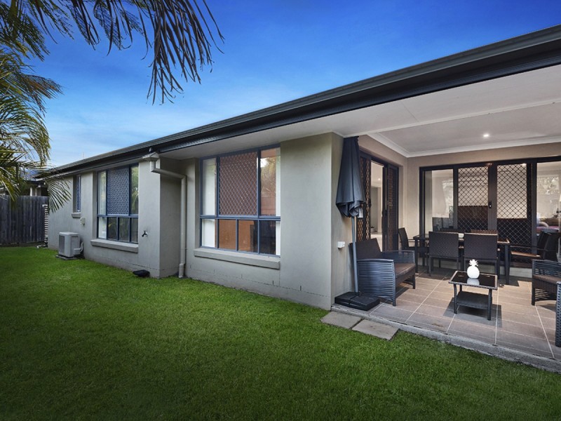 56 Higgs Circuit, Wynnum West QLD 4178