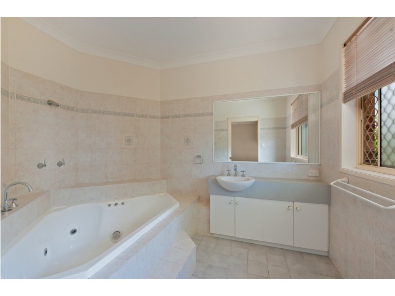 3 Lexington Court, Victoria Point QLD 4165