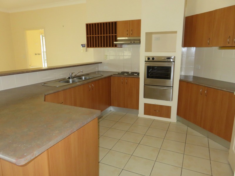 13 Taylor Crescent, Cleveland QLD 4163