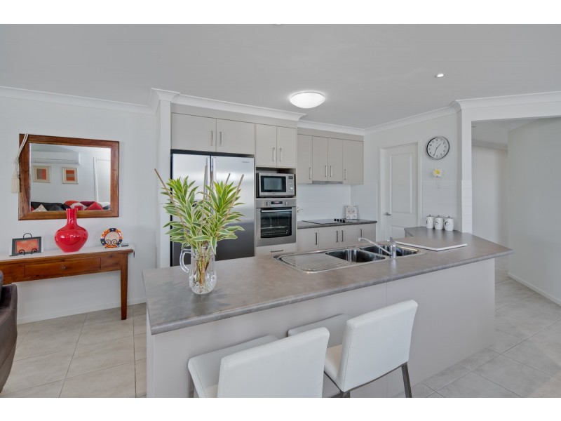49 Lancaster Circuit, Redland Bay QLD 4165
