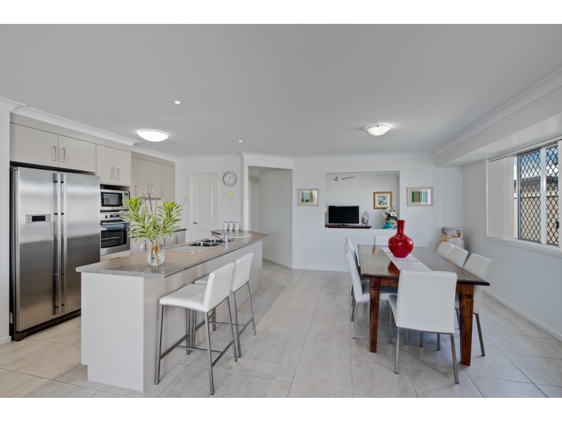 49 Lancaster Circuit, Redland Bay QLD 4165