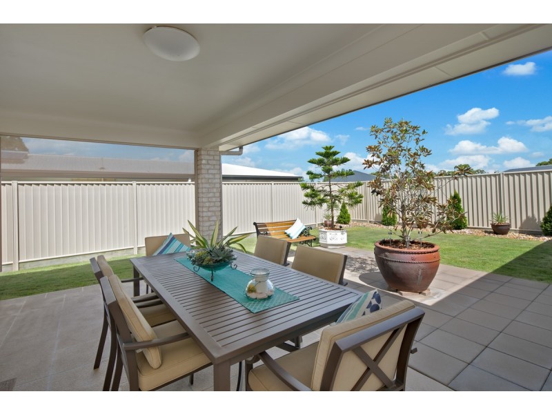 49 Lancaster Circuit, Redland Bay QLD 4165