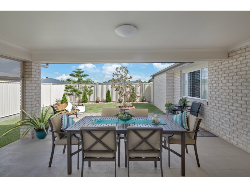 49 Lancaster Circuit, Redland Bay QLD 4165