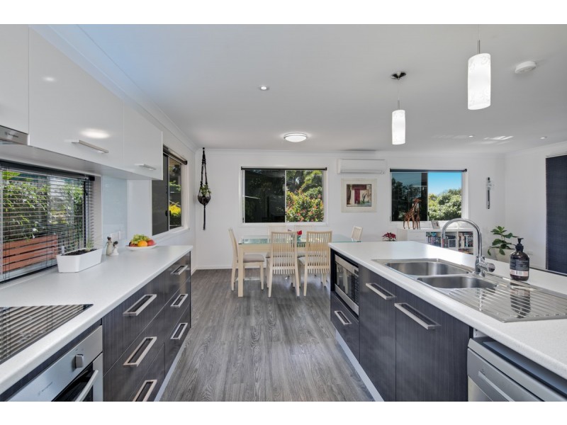 17 Pear Street, Redland Bay QLD 4165