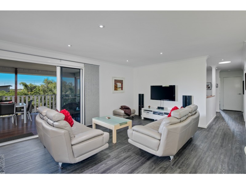 17 Pear Street, Redland Bay QLD 4165