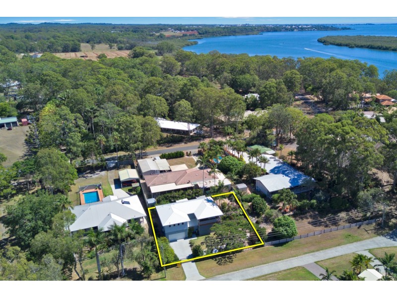17 Pear Street, Redland Bay QLD 4165