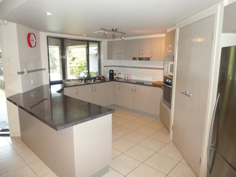 25 Cole St, Redland Bay QLD 4165
