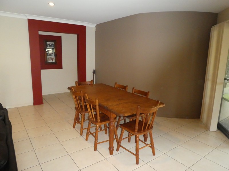 25 Cole St, Redland Bay QLD 4165