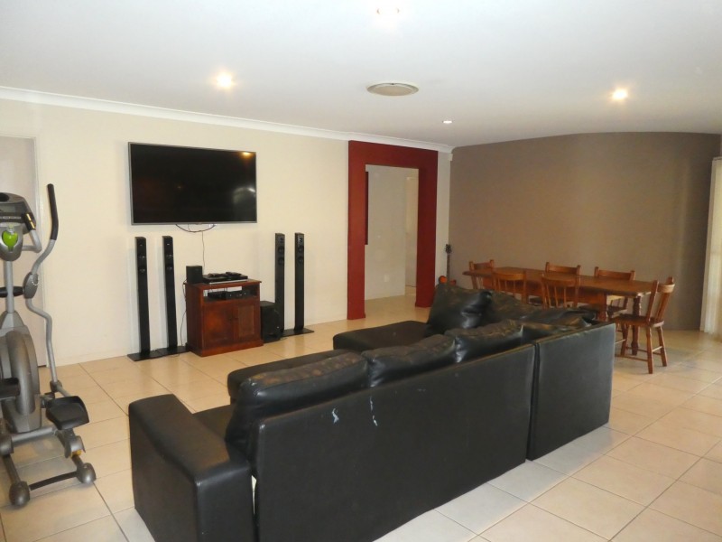 25 Cole St, Redland Bay QLD 4165