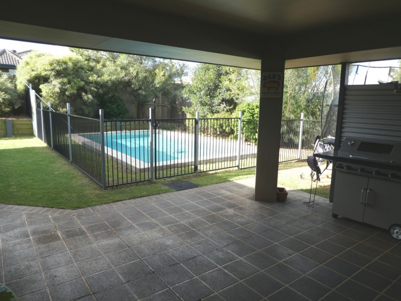 25 Cole St, Redland Bay QLD 4165