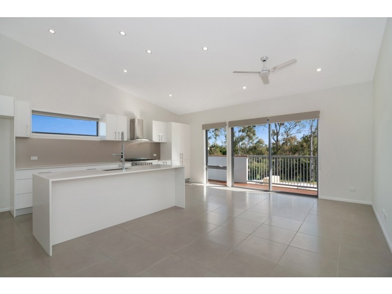 4 Birdie Place, Carbrook QLD 4130