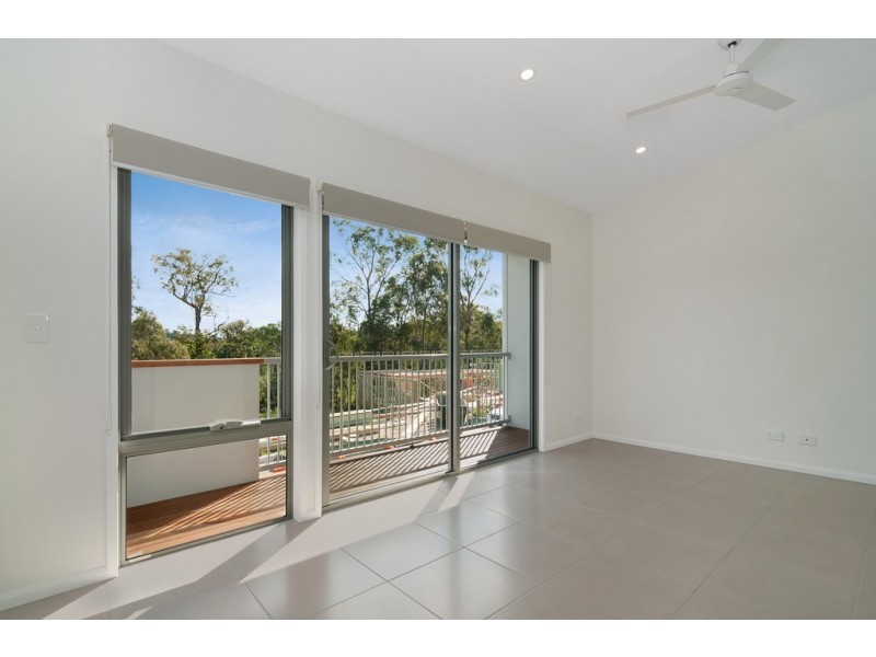4 Birdie Place, Carbrook QLD 4130