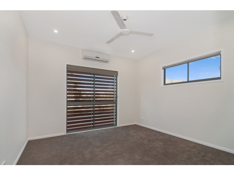 4 Birdie Place, Carbrook QLD 4130