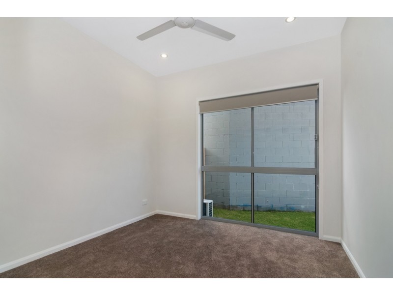 4 Birdie Place, Carbrook QLD 4130