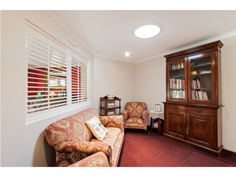 1 Pitman Place, Redland Bay QLD 4165