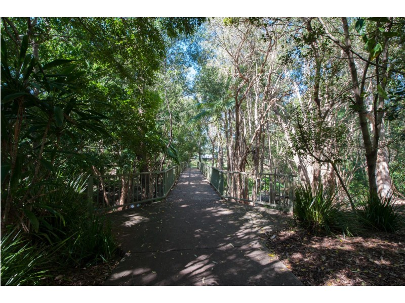 1 Pitman Place, Redland Bay QLD 4165