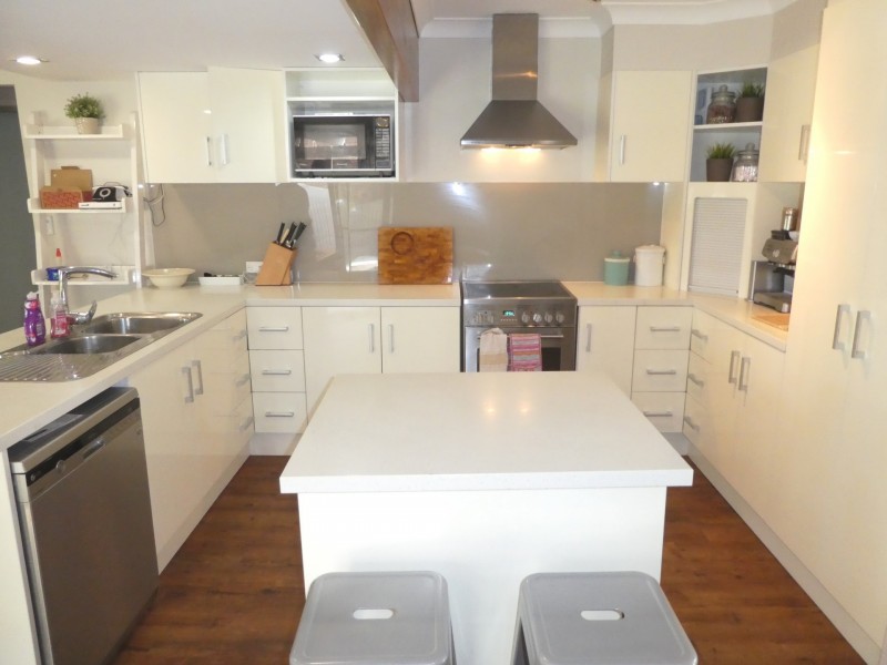 10 Commodore Crt, Cleveland QLD 4163