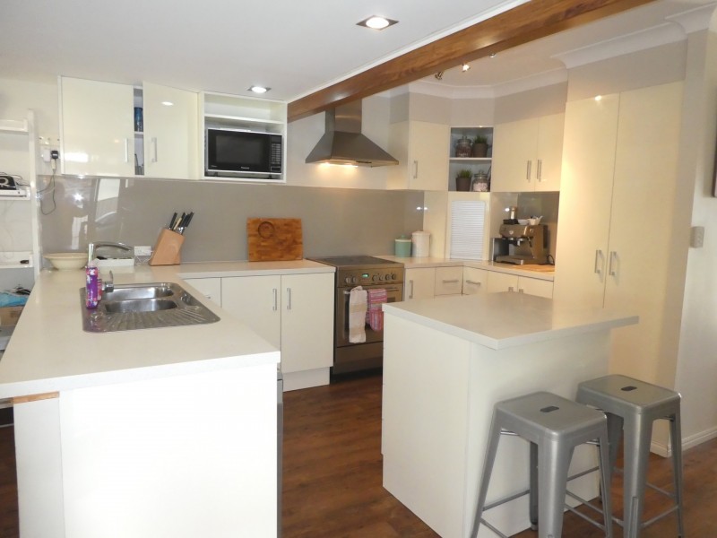 10 Commodore Crt, Cleveland QLD 4163
