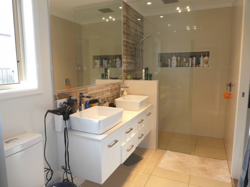 10 Commodore Crt, Cleveland QLD 4163