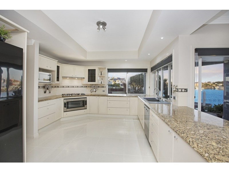 17 Bonaventure Court, Raby Bay QLD 4163