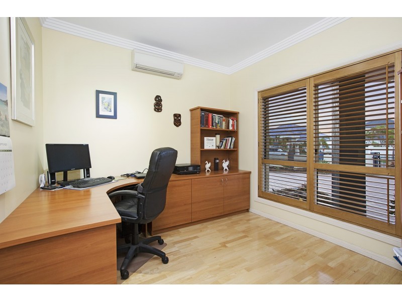 17 Bonaventure Court, Raby Bay QLD 4163