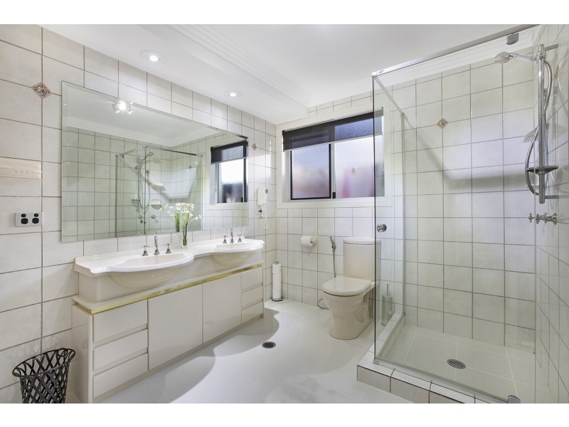 17 Bonaventure Court, Raby Bay QLD 4163