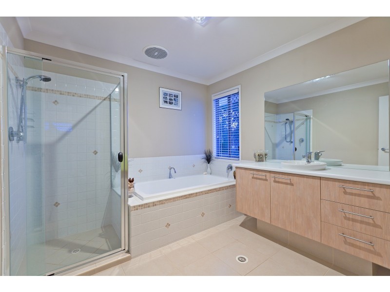 25 Whitby Place, Thornlands QLD 4164