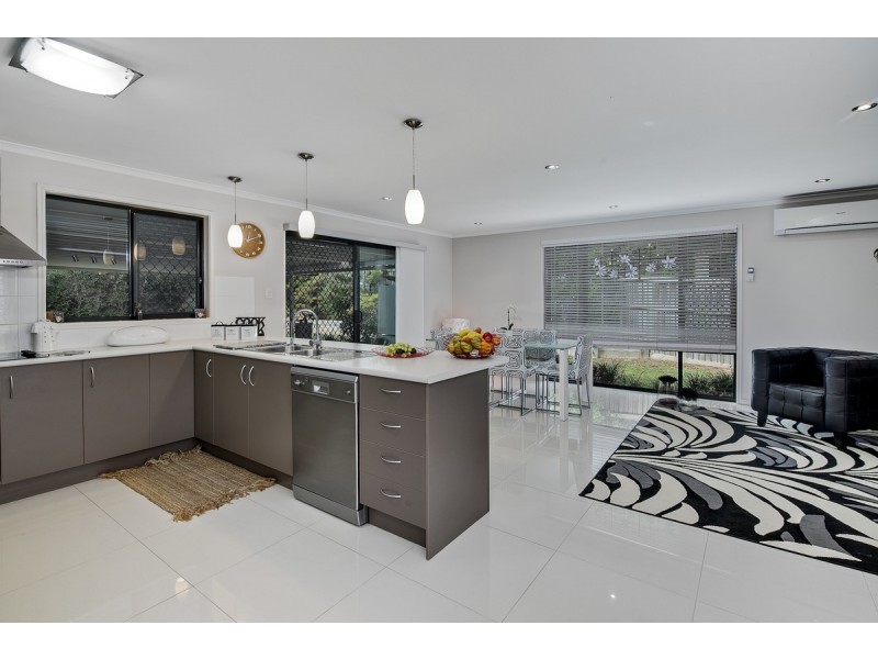 4 Estuary Avenue, Victoria Point QLD 4165