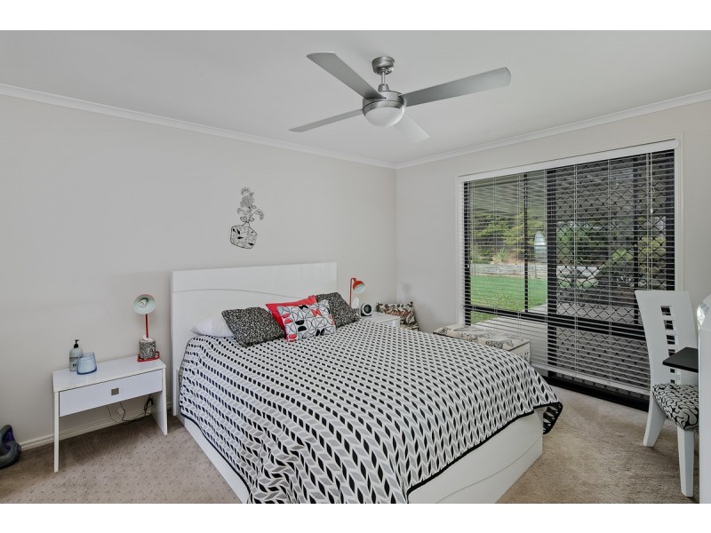 4 Estuary Avenue, Victoria Point QLD 4165