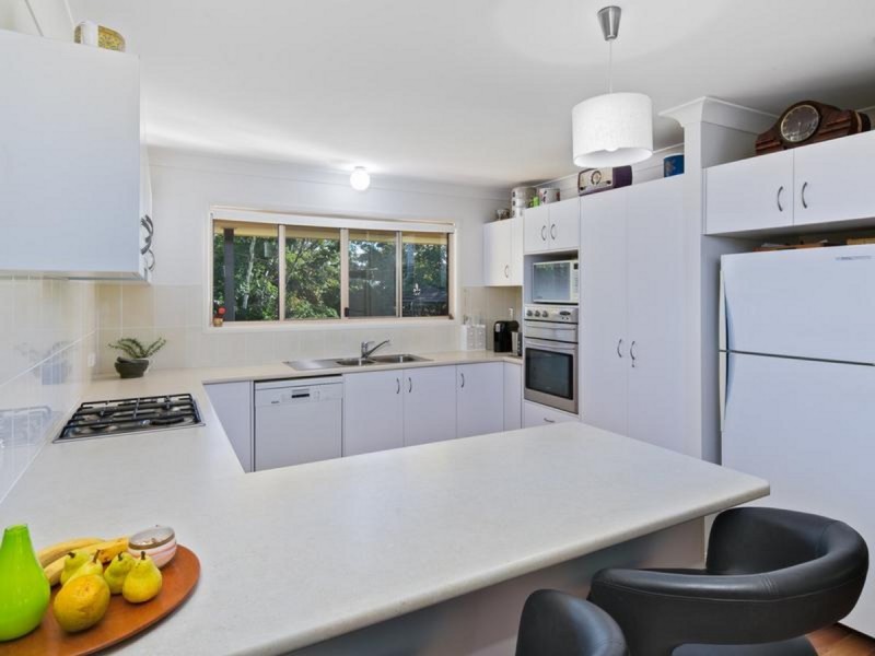 7 Watsonia Street, Redland Bay QLD 4165