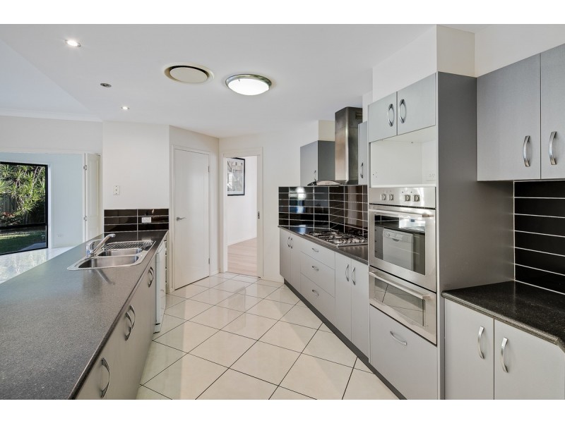 12 Sam Place, Thornlands QLD 4164