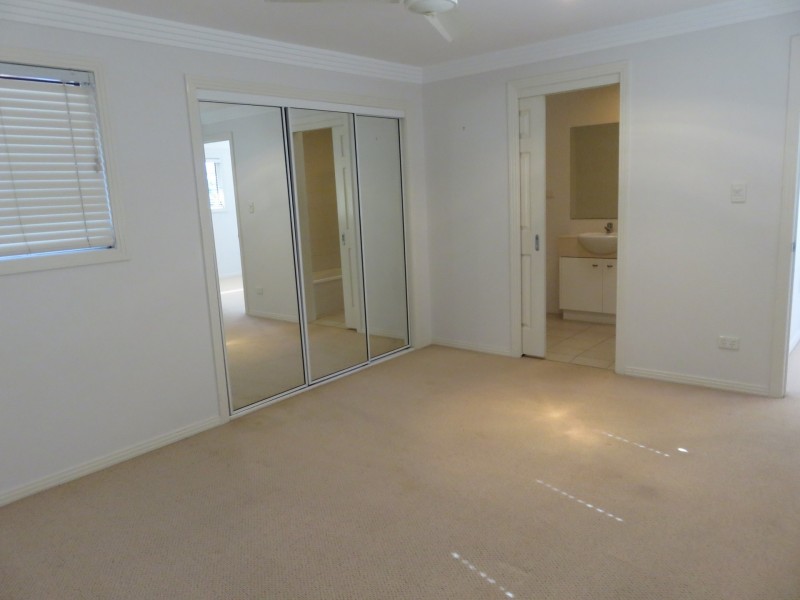 28 Anchorage Drive, Raby Bay QLD 4163