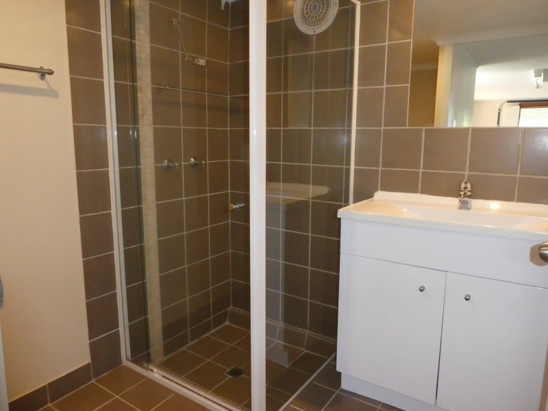 102 Long St, Cleveland QLD 4163