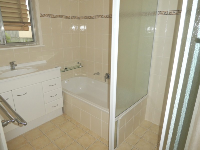 58 Agnes St, Birkdale QLD 4159