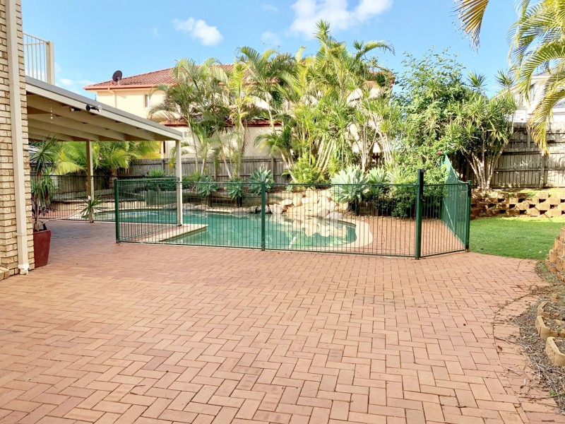 6 Robert Court, Redland Bay QLD 4165